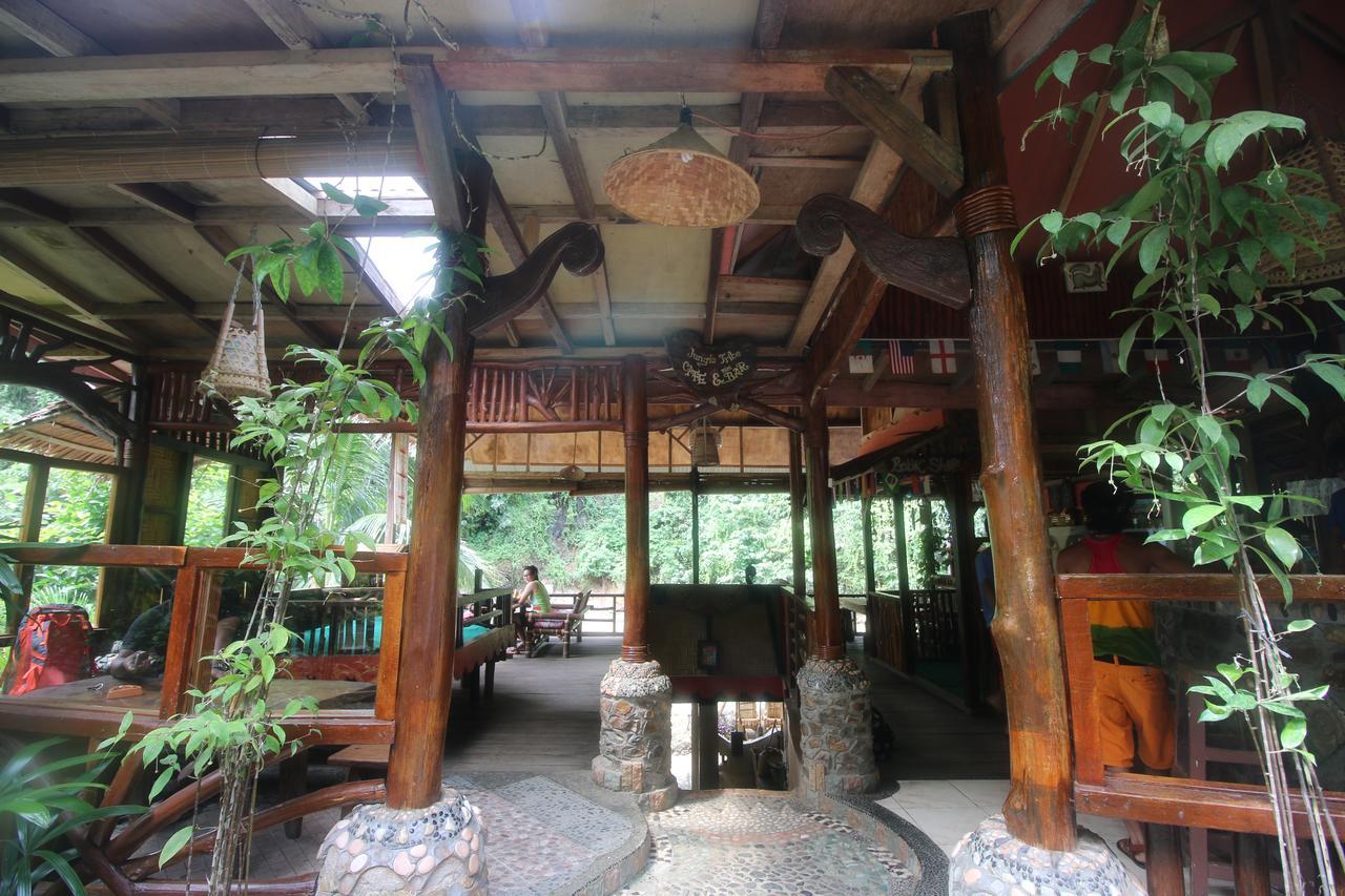 Jungle Tribe Guesthouse Berastagi Exterior photo
